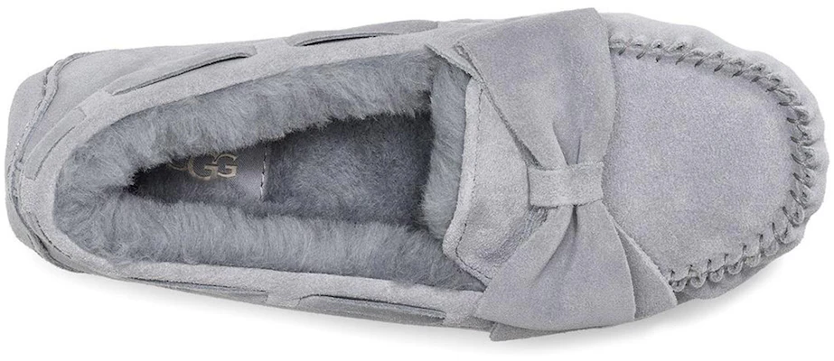 (W) UGG Dakota Zapatilla de Ante con Lazo 'Grey Geyser'. 1106552-GYS Purchase (W) UGG Dakota Zapatilla de Ante con Lazo 'Grey Geyser'. 1106552-GYS