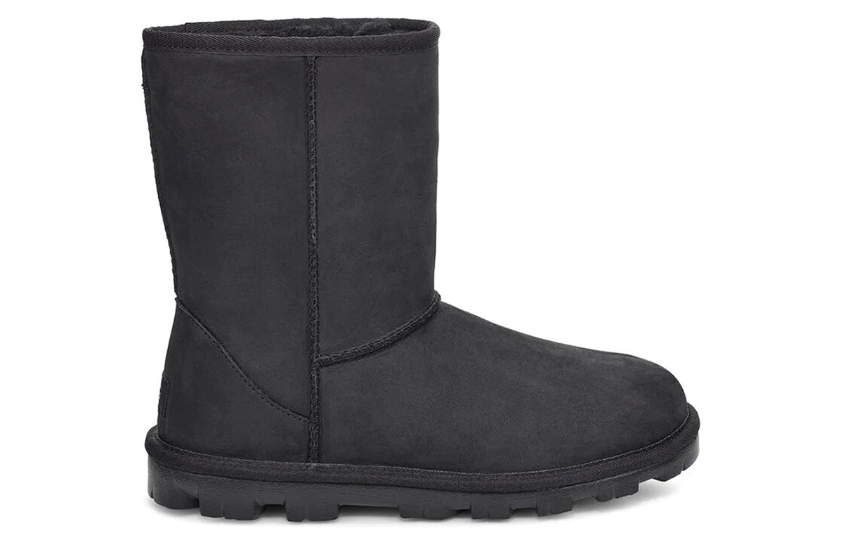 Order (W) UGG エッセンシャルショート II ブラック 1111513-BLK