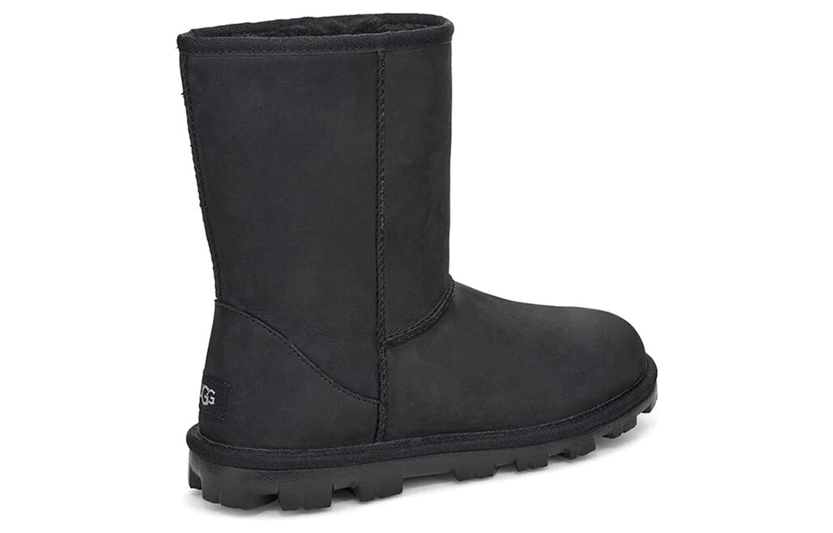 Shop (W) UGG エッセンシャルショート II ブラック 1111513-BLK