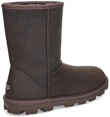 UGG 基本款 舒適保暖 中筒 雪地靴 女款 咖啡色 Shop UGG 基本款 舒適保暖 中筒 雪地靴 女款 咖啡色