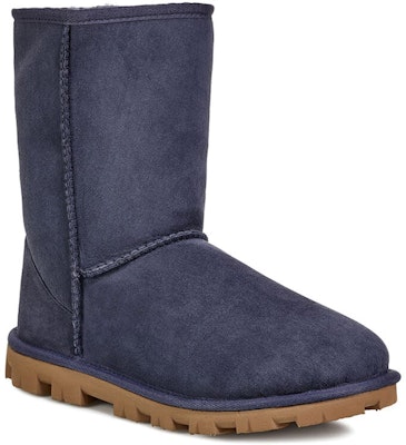 (W) UGG Essential Pendek Biru Navy 5835-IMP Lookbook (W) UGG Essential Pendek Biru Navy 5835-IMP