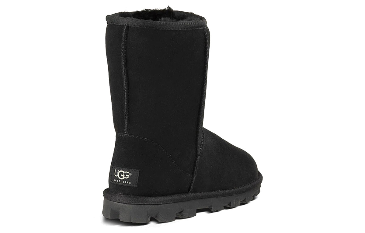 Shop (W) Bottes de Neige Essentielles UGG ''Noires'' 5835-BLK