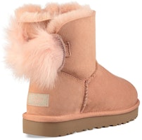 (W) UGG Fluff Bow Mini Berbulu Merah Muda Merah 1094967-SNTN Shop (W) UGG Fluff Bow Mini Berbulu Merah Muda Merah 1094967-SNTN