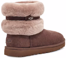 Shop UGG毛絨迷你綁帶雪地靴 女款 棕色