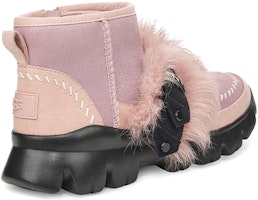 (W) UGG Fluff Punk Sepatu Boot Pendek 1107309-PCRY Lookbook (W) UGG Fluff Punk Sepatu Boot Pendek 1107309-PCRY