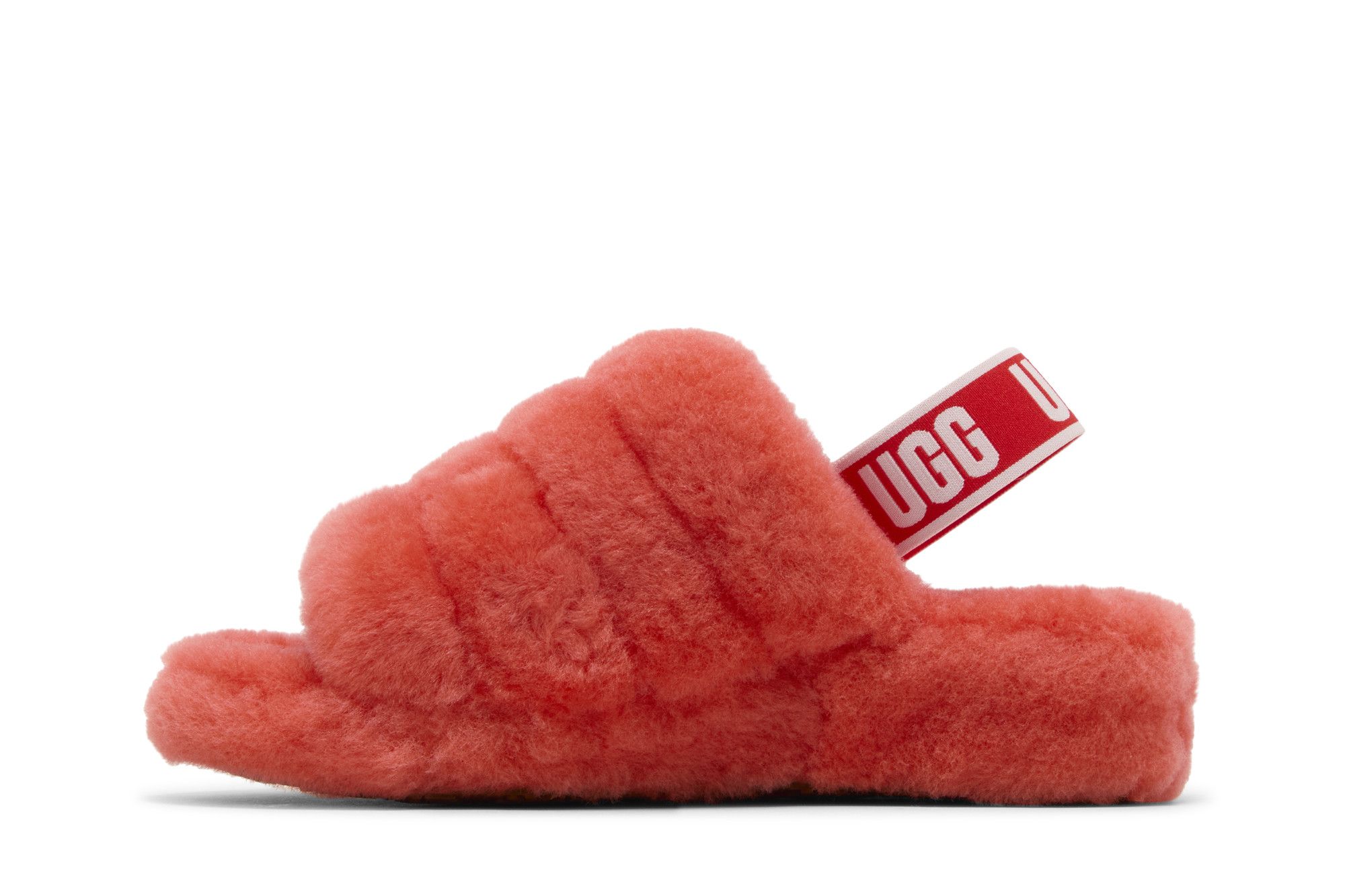 Shop UGG Fluff Yeah 溜滑式厚底毛毛拖鞋 女款 紅醋栗色