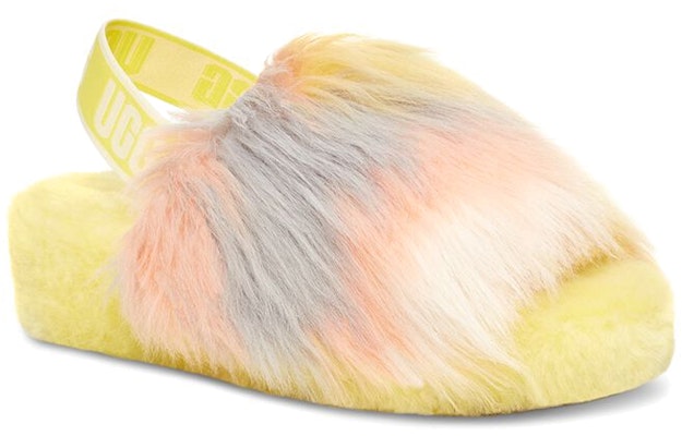 UGG 舒適耶 滑入式染色 戶外露指平底運動涼鞋 女款 黃 Lookbook UGG 舒適耶 滑入式染色 戶外露指平底運動涼鞋 女款 黃
