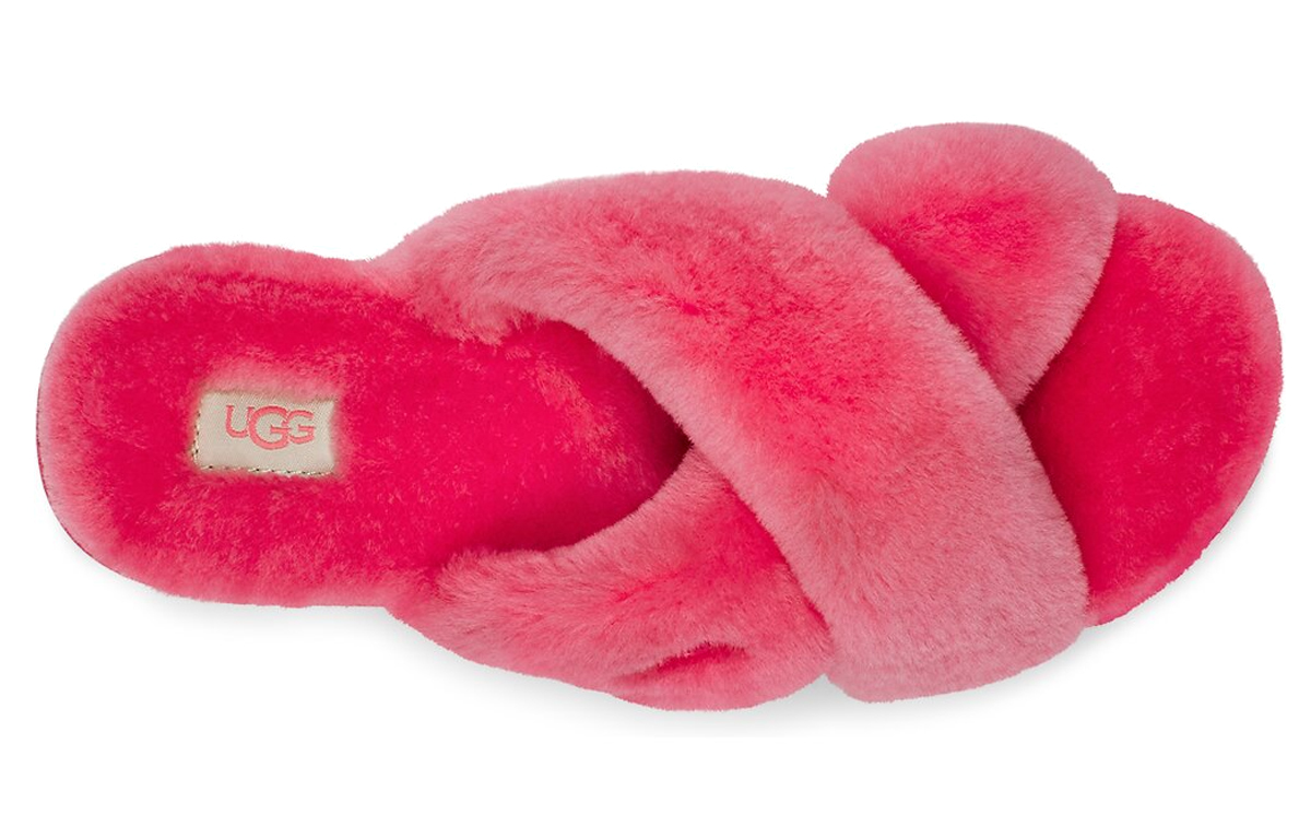 Shop (W) UGG Fuzzette 'Merah Strawberi' 1107955-SSBT