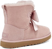 (W) UGG Gita蝴蝶结迷你保暖粉色绒毛靴 1098360-PCRY Lookbook (W) UGG Gita蝴蝶结迷你保暖粉色绒毛靴 1098360-PCRY