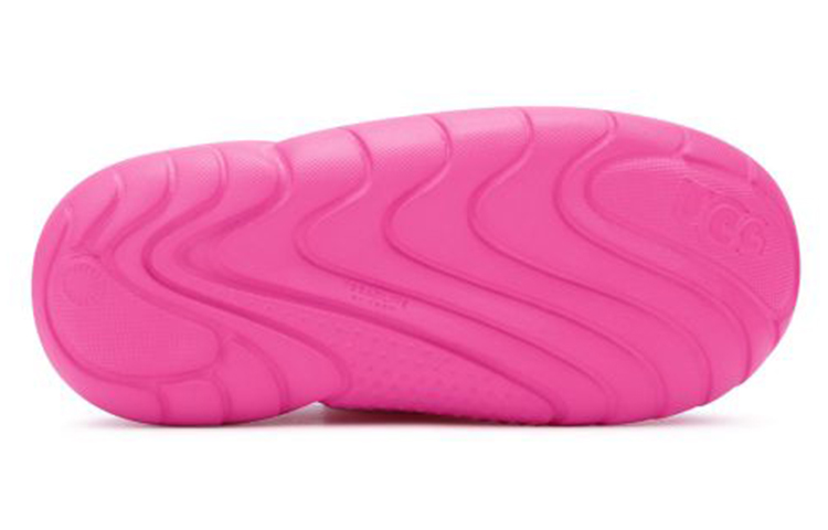 Shop UGG LA雲系列 露指鬆糕涼鞋 女款 粉