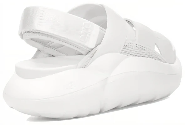 UGG LA雲系列 露趾松糕涼鞋 女款 白 Shop UGG LA雲系列 露趾松糕涼鞋 女款 白