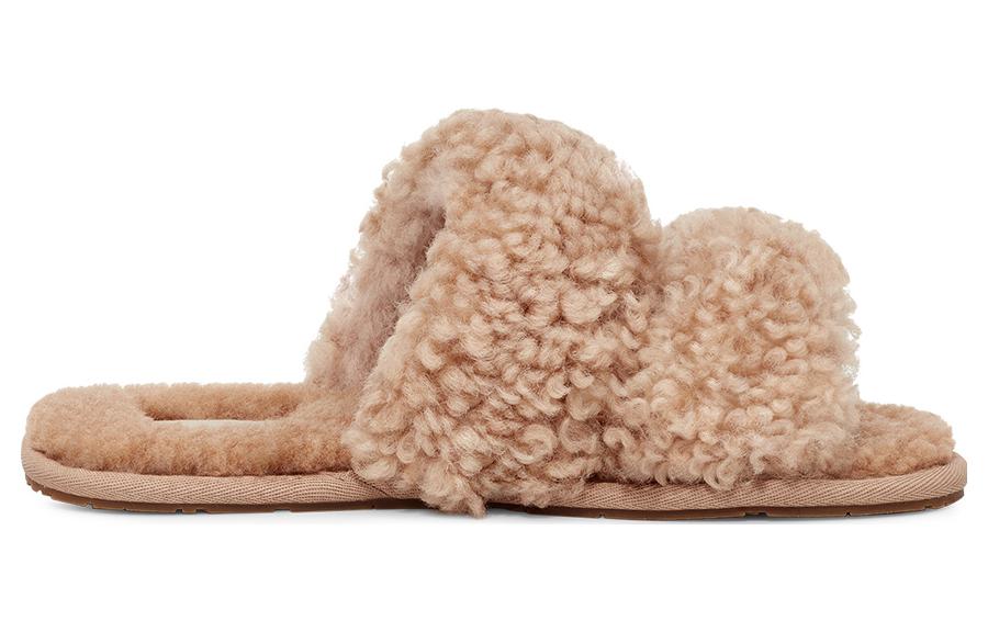 Lookbook (W) UGG 绒毛凉拖鞋“沙色” 1130837-SAN