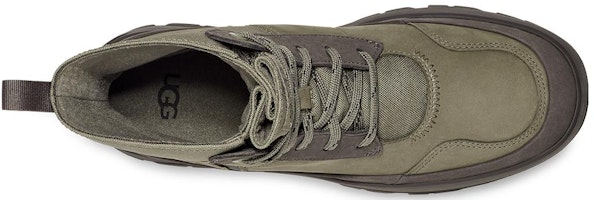 UGG 輪胎鞋 皮革 百搭簡約 中筒靴 女款 苔綠色 Shop UGG 輪胎鞋 皮革 百搭簡約 中筒靴 女款 苔綠色