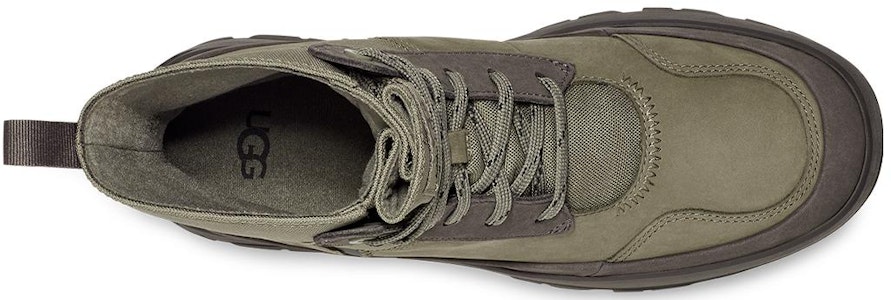 UGG 輪胎鞋 皮革 百搭簡約 中筒靴 女款 苔綠色 Shop UGG 輪胎鞋 皮革 百搭簡約 中筒靴 女款 苔綠色