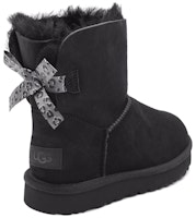 (W) UGG 미니 베일리 보우 II 엑조틱 블랙 부츠 1102972-BLK Lookbook (W) UGG 미니 베일리 보우 II 엑조틱 블랙 부츠 1102972-BLK