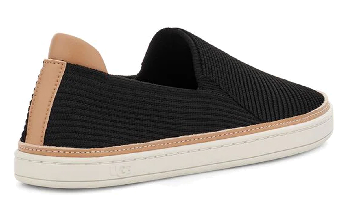 Purchase (W) UGG Sammy 'Hitam' 1112259-BRKT