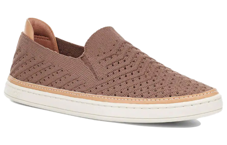 Lookbook (W) UGG Sammy Chevron Sneaker ''Bruin'' 1102560-CRBO