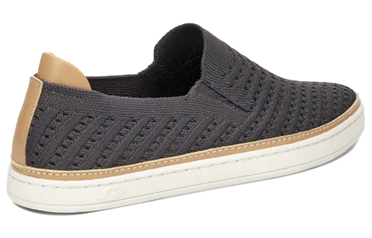 Shop (W) Sneaker UGG Sammy Chevron ''Grigio'' 1102560-CHRC