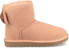 (W) 어그 새틴 보우 미니 '코랄' (eo-geu saetin bou mini 'coral') 1098081-SNTN Order (W) 어그 새틴 보우 미니 '코랄' (eo-geu saetin bou mini 'coral') 1098081-SNTN