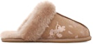 Order (W) UGG Scuffette II 'Chestnut Floral Foil' Kasut Bulu Wanita 1119510-AMP