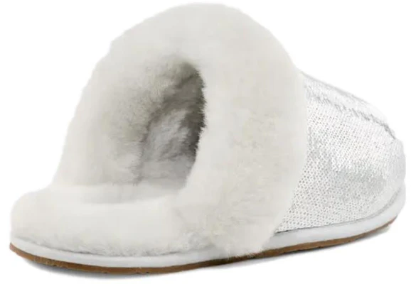 (W) UGG Scuffette II ''Zilveren Comfort'' 1151290-SLVR Lookbook (W) UGG Scuffette II ''Zilveren Comfort'' 1151290-SLVR