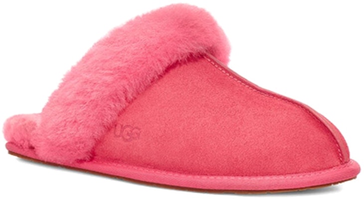(W) UGG Scuffette II 'Merah Strawberi' 1106872-SSBT Lookbook (W) UGG Scuffette II 'Merah Strawberi' 1106872-SSBT