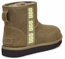 UGG 牛反絨 時尚LOGO加絨 短筒 雪地靴 女款 橄欖綠 Lookbook UGG 牛反絨 時尚LOGO加絨 短筒 雪地靴 女款 橄欖綠