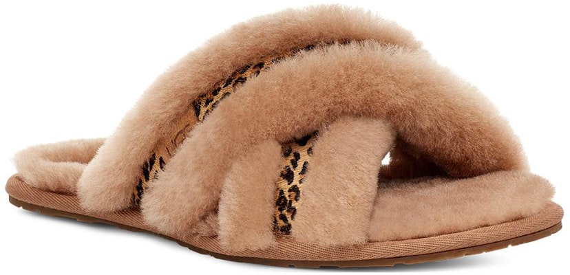 (W) Sandal Silang UGG 'Chestnut' 1151832-CHE Lookbook (W) Sandal Silang UGG 'Chestnut' 1151832-CHE