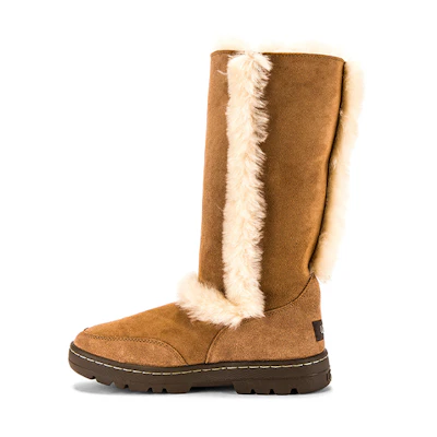 (W) UGG Sundance II Revival