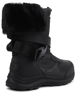 (W) UGG Tahoe Kasut But Bulu Musim Sejuk 1103848-BLK Lookbook (W) UGG Tahoe Kasut But Bulu Musim Sejuk 1103848-BLK