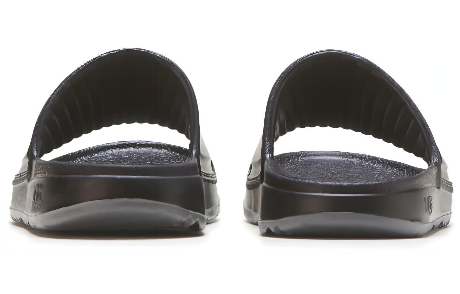 Shop UGG Wilcox滑入式拖鞋 女款 黑色