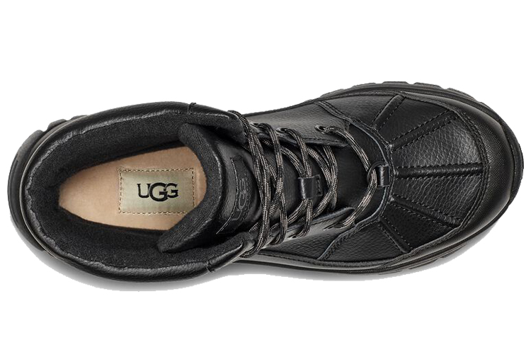 Shop (W) UGG Yose 防水黑色皮革短靴 1112330-BLK