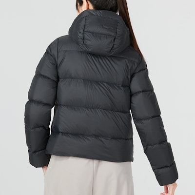 (W) Under Armour Jaket Musim Sejuk Hitam CGI Down Hooded Pendek. 1375442-001 Details for (W) Under Armour Jaket Musim Sejuk Hitam CGI Down Hooded Pendek. 1375442-001