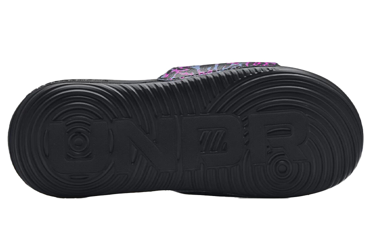 Shop (W) 언더아머 안사 그래픽 슬리퍼 블랙/퍼플 3024436-004