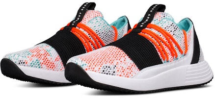 (W) UAブレスレース 白黒赤 3019973-100 Lookbook (W) UAブレスレース 白黒赤 3019973-100