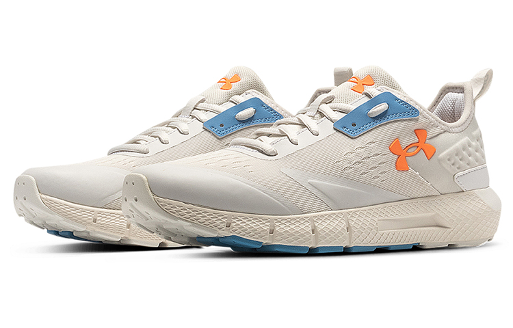 Lookbook Under Armour Charged Rogue Turbo 女款 白色