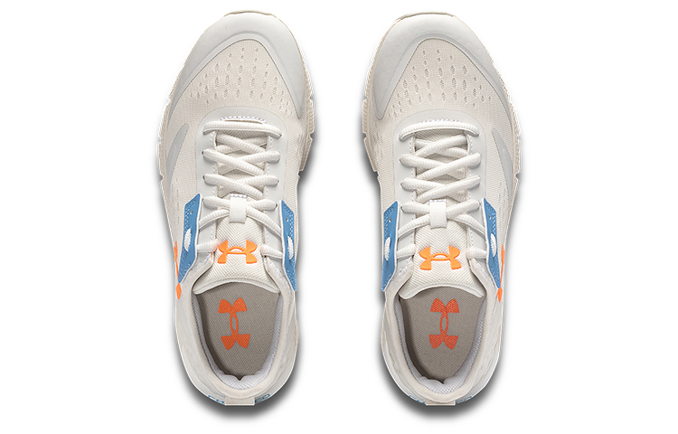 Shop Under Armour Charged Rogue Turbo 女款 白色