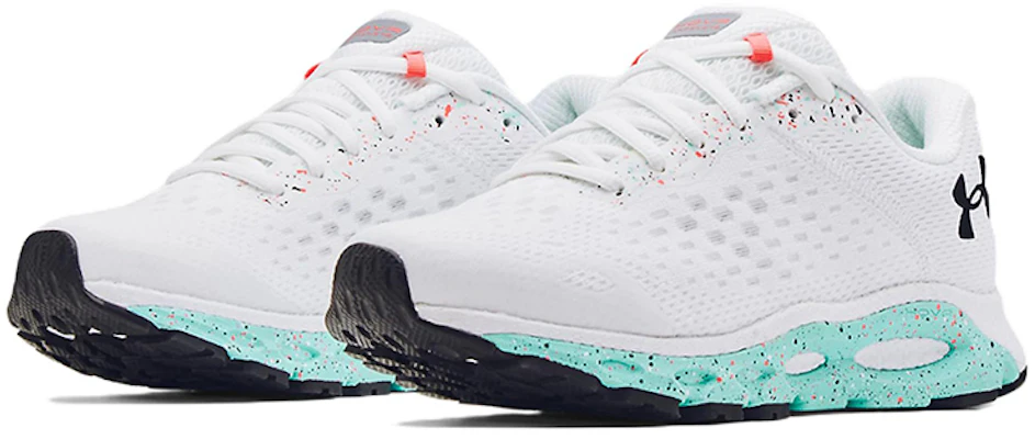 (W) Under Armour HOVR Infinite 3 'Percikan Cat' Sneakers 3025096-100 Lookbook (W) Under Armour HOVR Infinite 3 'Percikan Cat' Sneakers 3025096-100