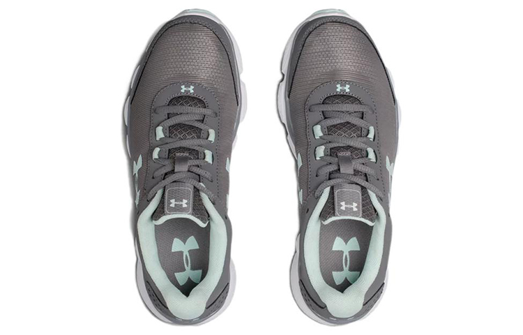 Shop Under Armour Micro G 主張 7 女士跑步鞋 灰色