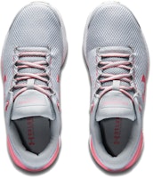 Under Armour 運動減震防滑低幫跑步鞋 女款 灰粉 Shop Under Armour 運動減震防滑低幫跑步鞋 女款 灰粉