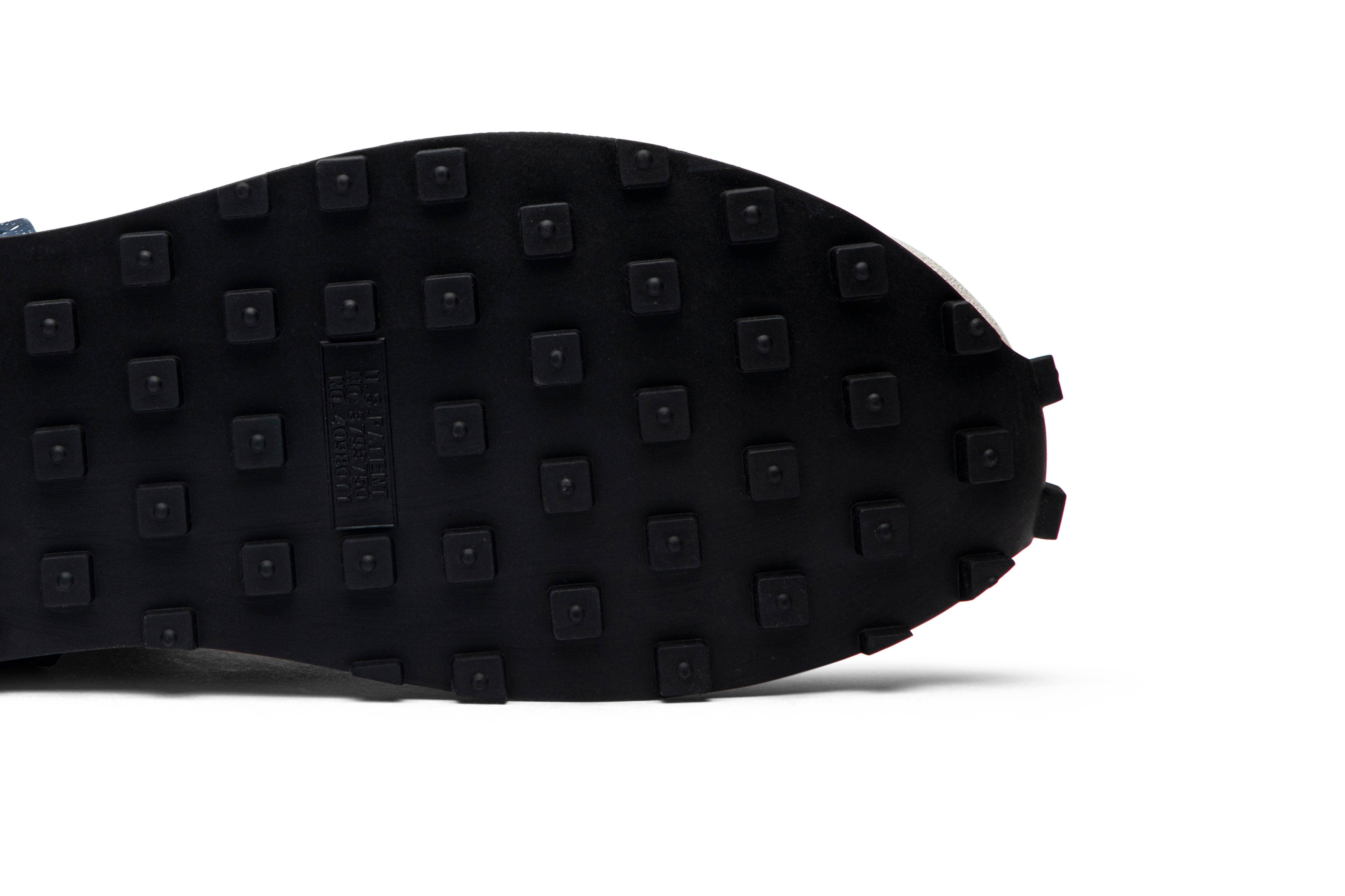 Sizing (W) UNDERCOVER × ナイキ デイブレイク "オブシディアン" CJ3295-400