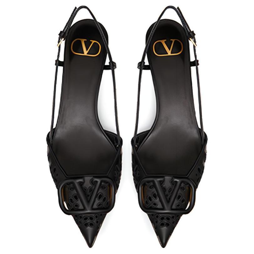 Shop (W) Valentino 'Tacones Negros Bordados de Piel con Cordones' WW2S0Q70DUK0NO