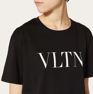 (W) 발렌티노 블랙 로고 프린트 컬러 블록 크루넥 티셔츠 TB3MG07D3V60NI Details for (W) 발렌티노 블랙 로고 프린트 컬러 블록 크루넥 티셔츠 TB3MG07D3V60NI