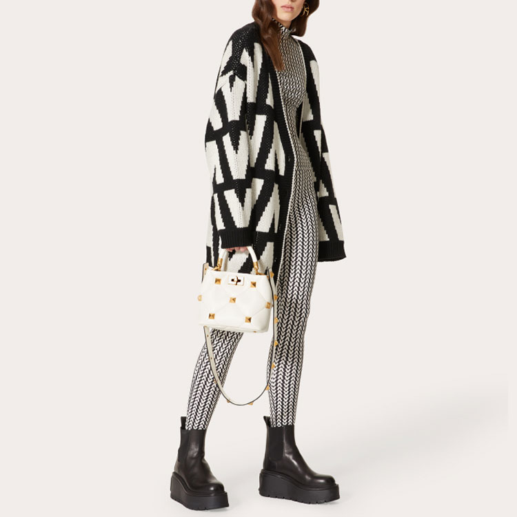 Lookbook (W) Valentino 2021秋冬黑色棉质提花针织毛衣. WB3KA02I6G40NA