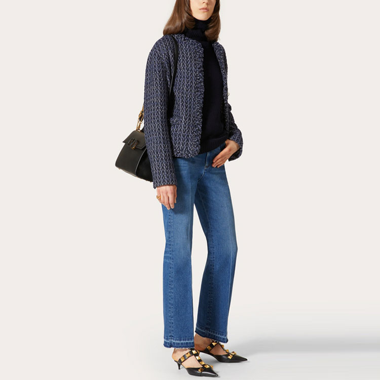 Shop (W) 발렌티노 FW21 블랙 로고 캐시미어 스웨터 WB3KCC276MF598