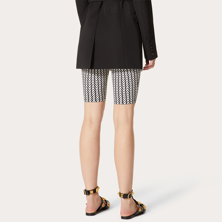 Shop (W) Valentino FW21 Celana Pendek Hitam Stretch Knit Slim WB3MD03A6GG0NI