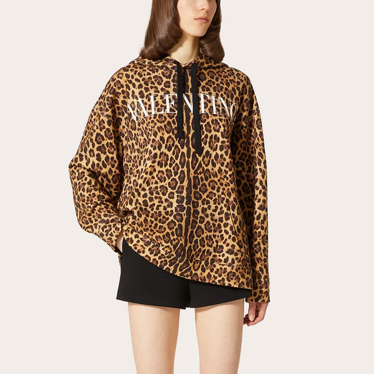 Lookbook (W) 발렌티노 FW21 레오파드 프린트 니트 후디 브라운 패션 스웨터. WB3MF12H6P2AN2