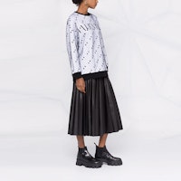 (W) Valentino FW21 Baju Panas Corak Titik Huruf Hitam. WB0MF13G6RBA01 Purchase (W) Valentino FW21 Baju Panas Corak Titik Huruf Hitam. WB0MF13G6RBA01