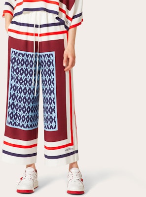 (W) Valentino FW21 印花斜紋休閒褲 WB3RB4D46JGC49 Lookbook (W) Valentino FW21 印花斜紋休閒褲 WB3RB4D46JGC49