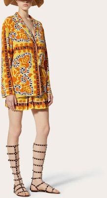 (W) 발렌티노 FW22 반다나 프린트 쉬폰 긴팔 셔츠 멀티컬러. 1B3AB3W67BH7BD Purchase (W) 발렌티노 FW22 반다나 프린트 쉬폰 긴팔 셔츠 멀티컬러. 1B3AB3W67BH7BD